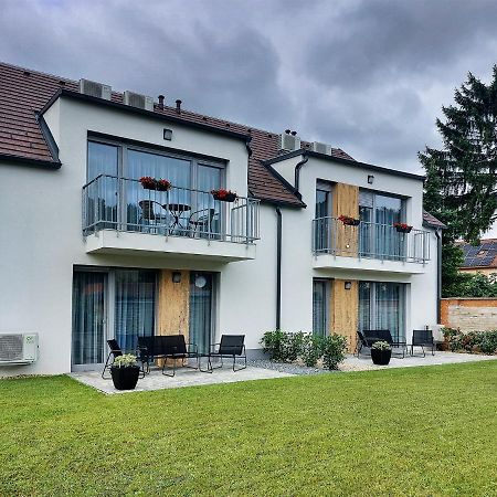 Linden Apartman 107 Glamour (Adults Only) Mosonmagyaróvár Exterior foto