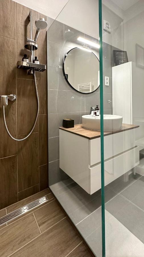 Linden Apartman 107 Glamour (Adults Only) Mosonmagyaróvár Exterior foto