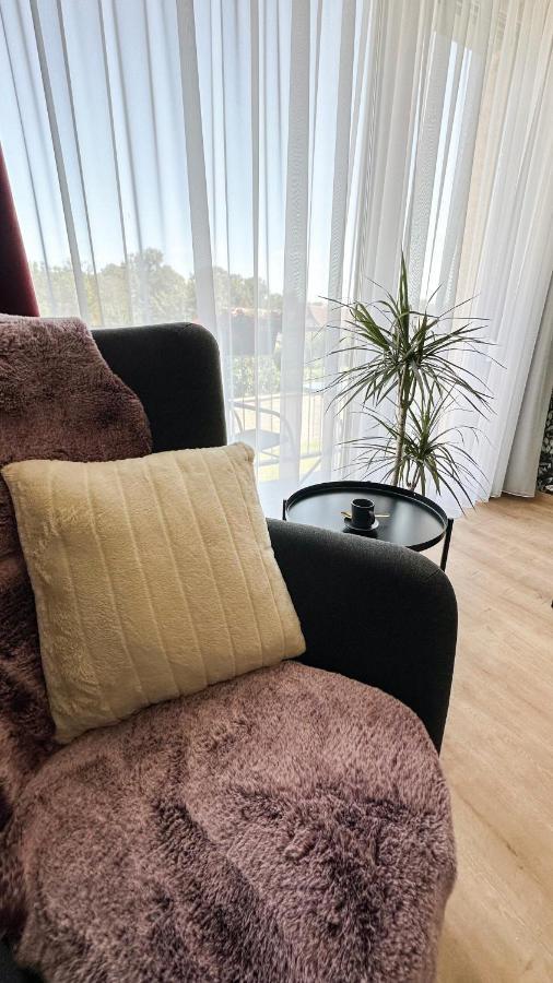 Linden Apartman 107 Glamour (Adults Only) Mosonmagyaróvár Exterior foto